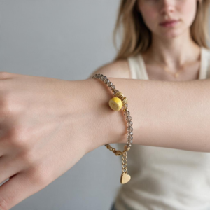 Alternative view of Bracciale mezzo Limone con cristalli - Luce vibrante e armonia cromatica